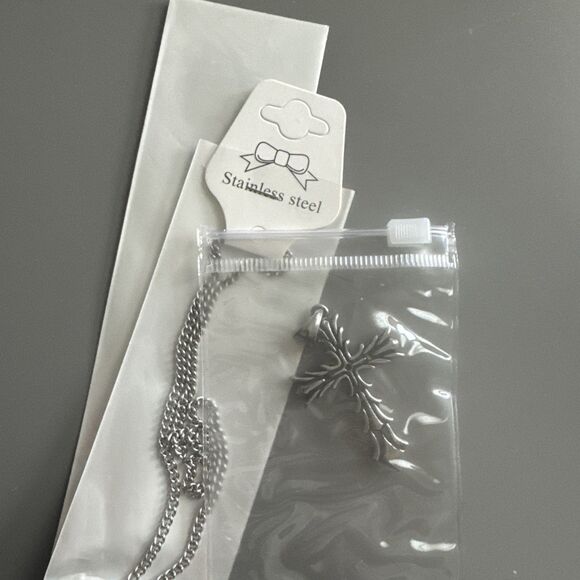 Stainless Steel Cross Pendant 24 Inch Chain Viking Vintage Look Gift Unisex - Picture 6 of 6